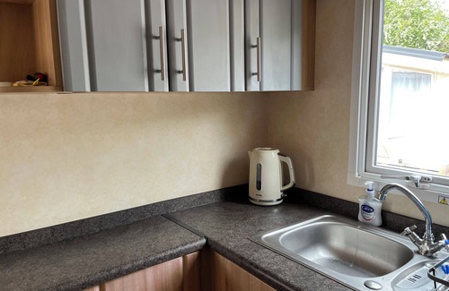 Westbrook Court Cabaña | SYLVAN, family friendly, with a garden in Hay-On-Wye