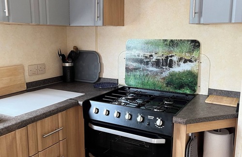 Westbrook Court Cabaña | SYLVAN, family friendly, with a garden in Hay-On-Wye