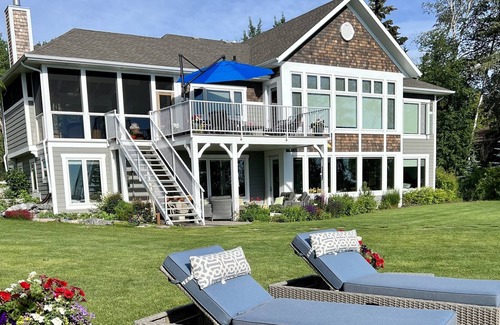 Markerville Casa | Sylvan Lake - Lake front executive home with lake access and private dock.