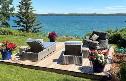 Markerville Casa | Sylvan Lake - Lake front executive home with lake access and private dock.