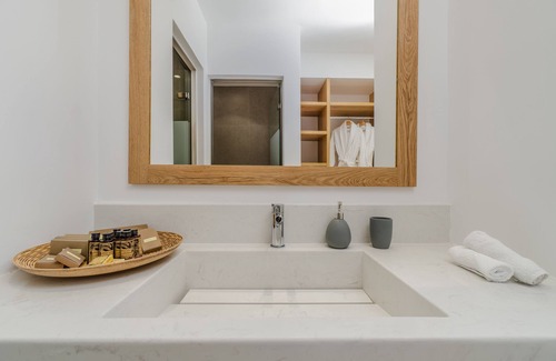 Santorini Casa | Symphony Suites