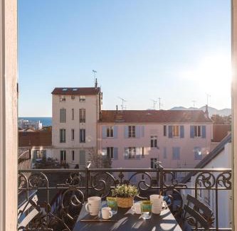 Riou - Petit Juas - Av de Grasse Apartamento | Syssi - 3 Chambres avec salles de bains, spacieux, calme, moderne, idéal congrès