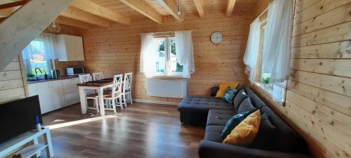 Kolczewo Casa | Szary domek nad jeziorem