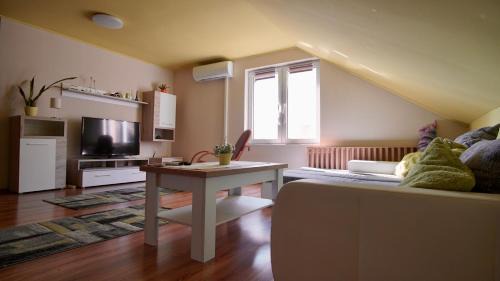 Satoraljaujhely Casa | Sziklakert Vendégház