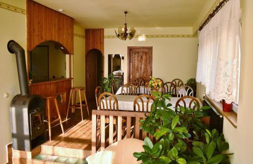 Vertestolna Casa | Szivárvány Vendégház
