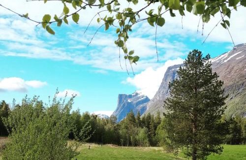 Nordreisa Otro | Tørfoss Gård, Hytte utleie, Campingvogn og bobil plasser