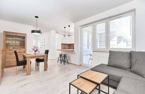 Stare Miasto Apartamento | Tęczowa 101 | Spacious Apartment | Parking