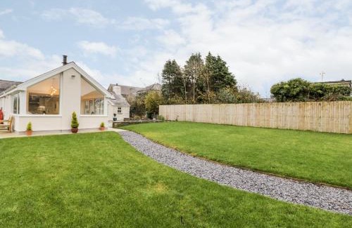 Dinas Casa | Tŷ'n Lôn Bach