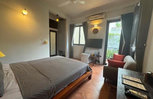 Trang Tien Casa | T Home Balcony Homestay