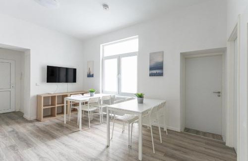 Wanheimerort Apartamento | T&K Apartments - 1 to 4 Room Apartments - 20min to TradeFair Messe Airport Düsseldorf