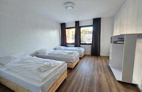 Solingen Apartamento | T&K Apartments - Solingen - 3-6 Zimmer Grand Apartments with private parking for all vehicles