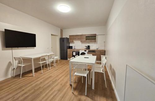 Solingen Apartamento | T&K Apartments - Solingen - 3-6 Zimmer Grand Apartments with private parking for all vehicles