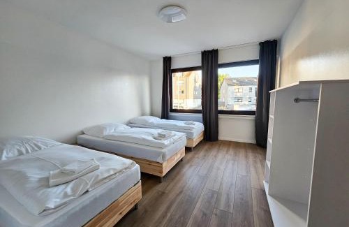 Solingen Apartamento | T&K Apartments - Solingen - 3-6 Zimmer Grand Apartments with private parking for all vehicles