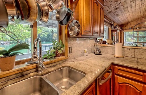 Clayton Casa | T Landing Top & Bottom Units