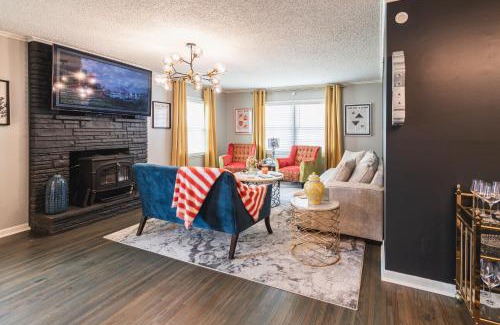 Mayo Meadow Casa | T-Town Bougie Trendy and Fun! 4 Beds blocks from Expo!