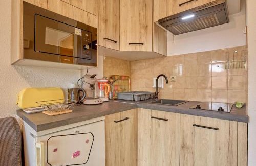 Barbotan-les-Thermes Apartamento | T1 bis lumineux pour 2, terrasse ensoleillée, parking, wifi - FR-1-841-26