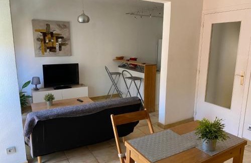 Hyeres City Centre Apartamento | T1 résidence privée bien situé,piscine,tennis,parking