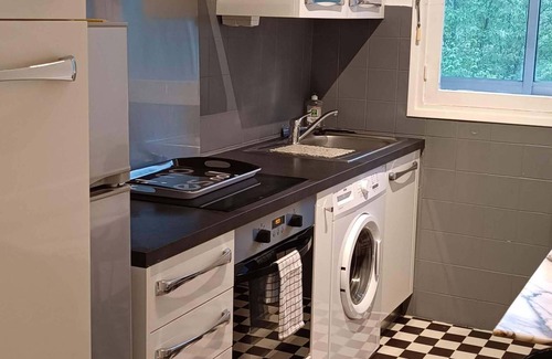 Corte Apartamento | Apartamento T2, primer piso en residencia con estacionamiento privado