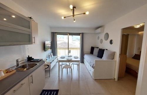Cros-de-Cagnes Apartamento | T2 au calme, proche des plages, climatisé et parking privé