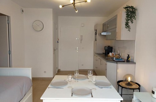 Cros-de-Cagnes Apartamento | T2 au calme, proche des plages, climatisé et parking privé
