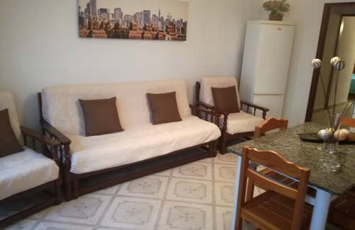 Alagoas Apartamento | T2 Baixo Inserido Numa Vivenda em Portimão
