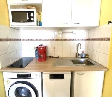Saintes-Maries-de-la-Mer Apartamento | T2 cabine avec piscine collective, parking, climatisation pour 4 personnes