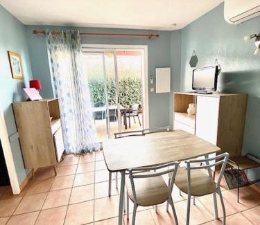 Saintes-Maries-de-la-Mer Apartamento | T2 cabine avec piscine collective, parking, climatisation, pour 4 personnes