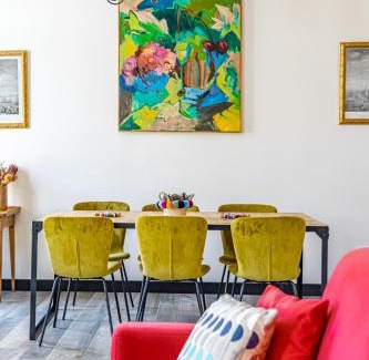 Opera Apartamento | T2 Chic, Vue Vieux-Port et Notre Dame, Atypique, Calme, Clim, 48M2, Accès autonome avec code