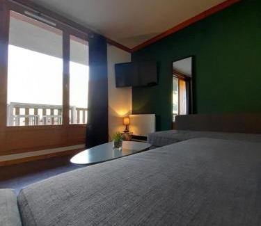 Besse-et-Saint-Anastaise Apartamento | T2 confortable - Piscine chauffée - Super Besse