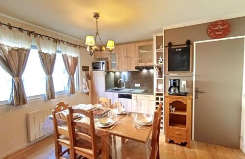 Pla d'Adet Apartamento | T2 cosy pour 6 personnes avec WIFI et parking à Pla d'Adet - FR-1-457-370