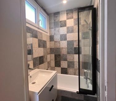 Saint-Julien-les-Villas Apartamento | T2 cosy/quartier calme/magasins d’usine a proximité