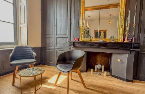 Illiers-Combray Apartamento | T2 en centre-ville d'Illiers-Combray - parking- lit king size - terrasse