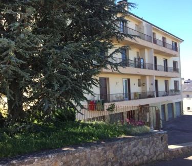 Rodez Apartamento | T2 gîte de Laurette avec garage et parking privés
