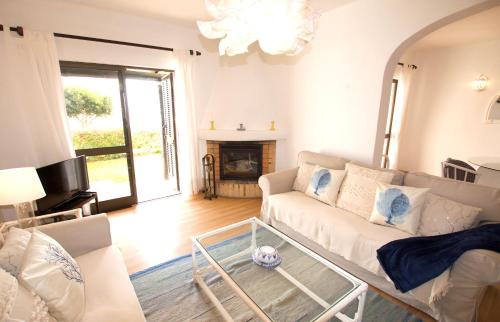 Alporchinhos Casa | T2 Holiday Cottage near the beach | B112