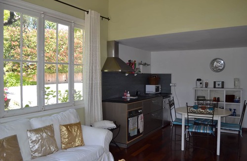 Chateauneuf-Grasse Apartamento | T2 nivel de jardín independiente de una casa de campo con piscina en posición dominante