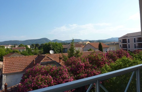 Sanary-sur-Mer Apartamento | Nuevo en Sanary, 52 m2, todo a pie, tranquilo, vista despejada, aire acondicionado, estacionamiento, wifi.
