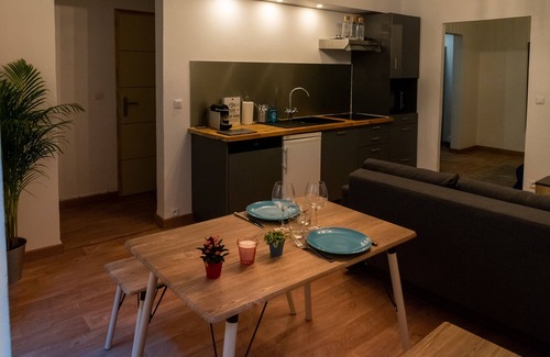 Auch Apartamento | Modern T2 hypercentre 40m2, cathedral