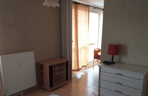 Saint-Lo Apartamento | T2 near the center, the swimming pool and a leisure park. All shops 2 minutes away.