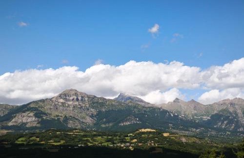 Saint-Laurent-du-Cros Apartamento | T2 proche station