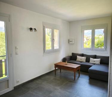 Saint-Laurent-du-Cros Apartamento | T2 proche station