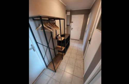 Decines-Charpieu Apartamento | T2 top floor with balcony - Stadium-Arena-Eurexpo