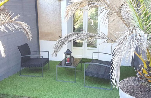 Razac-sur-l'Isle Apartamento | T2 en la planta baja con terraza de alquiler noche / fin de semana / semana