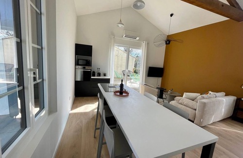 Clapiers Apartamento | T3 apartment in traditional stone Mediterranean farmhouse