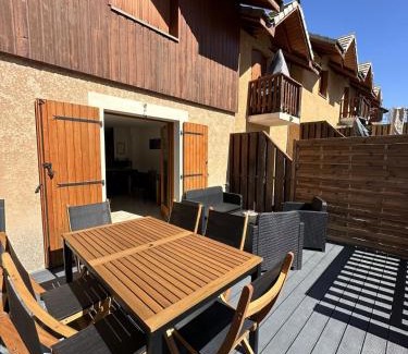 Embrun Apartamento | T3 au Plan d’eau d’Embrun avec Garage et Terrasse
