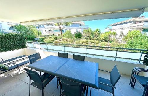 Puget-sur-Argens Apartamento | T3 lumineux avec terrasse, parking et piscine