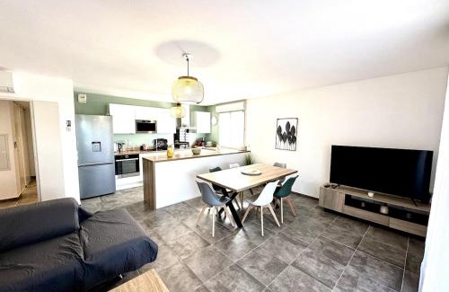 Puget-sur-Argens Apartamento | T3 lumineux avec terrasse, parking et piscine