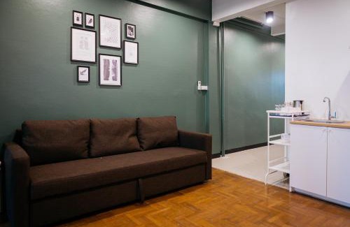 Khlong San Apartamento | T3 TWO Bedrooms WIFI Full kitchen 1 min to BTS