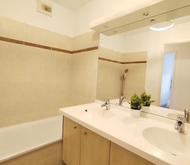 Grenade-sur-Garonne Apartamento | T4 spacieux+2 terrasse vue sur picine+parking gratuit