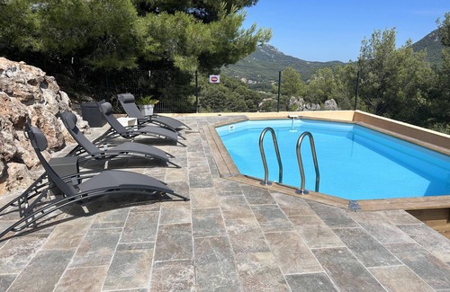 Le Revest-les-Eaux Casa | T5 house overlooking Toulon harbour with swimming pool
