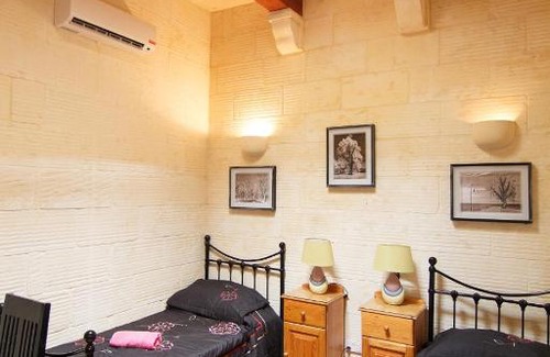 Xewkija Casa | Ta' Bejza Holiday Home - 5 bedroom